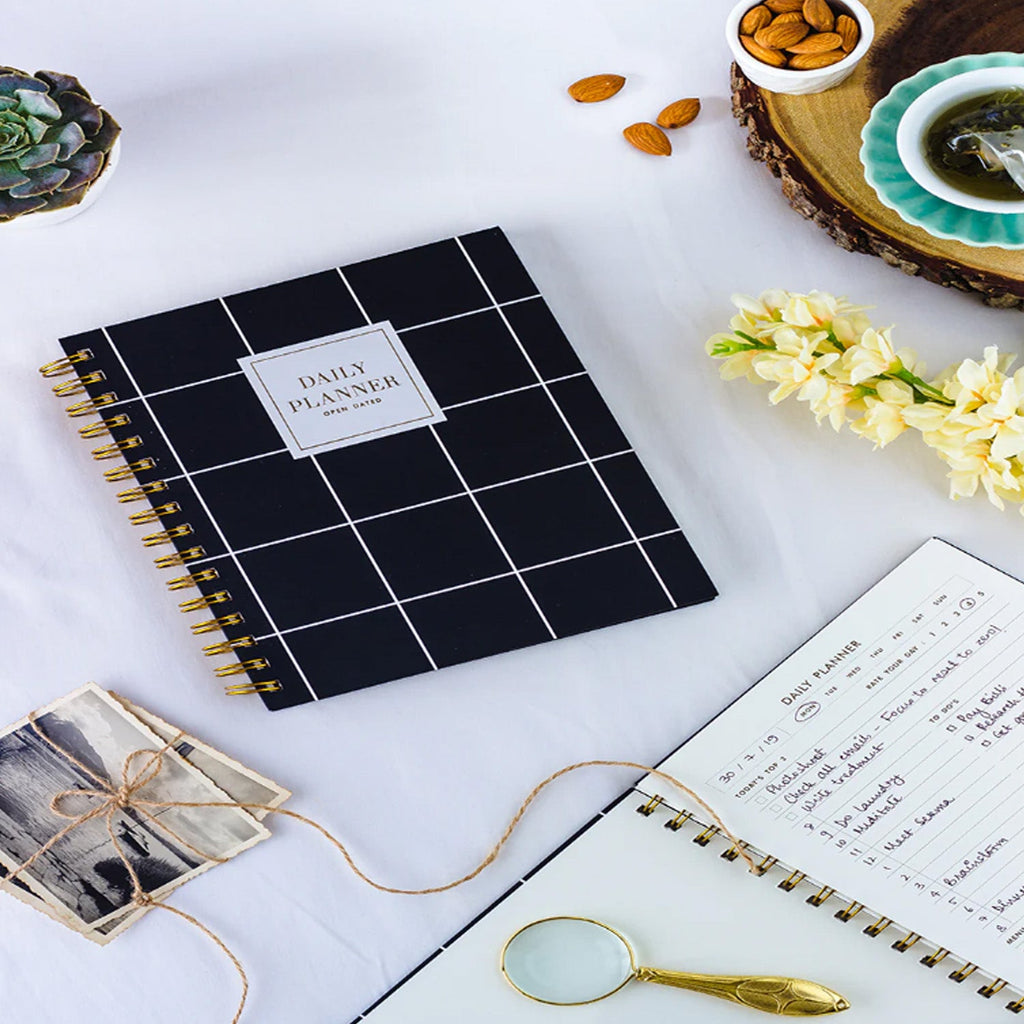 7mm Undated Daily Planner - Squares