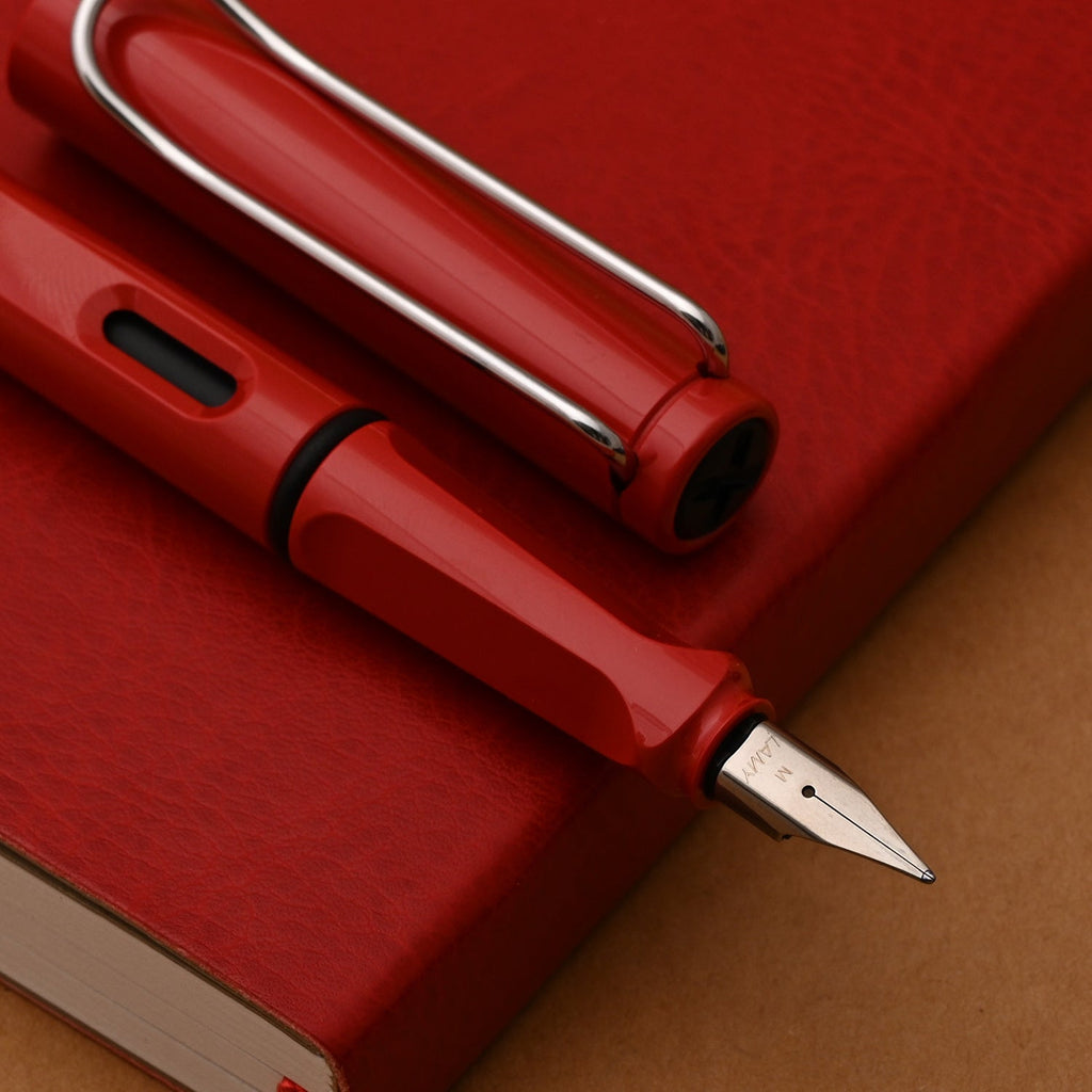 Lamy Gift Set - Safari Red Fountain Pen with myPaperclip A5 Red Notebook