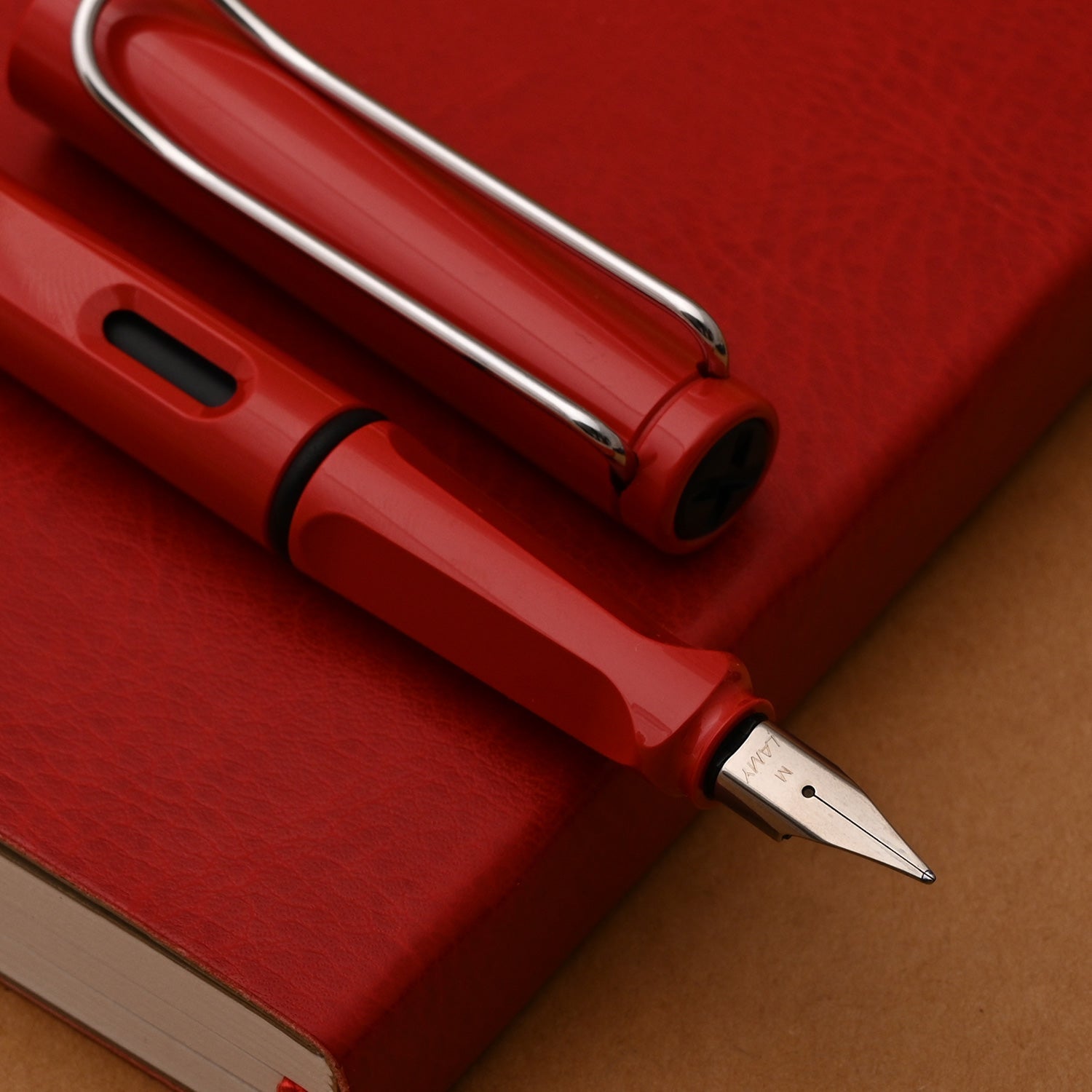 Lamy Gift Set - Safari Red Fountain Pen with myPaperclip A5 Red Notebook